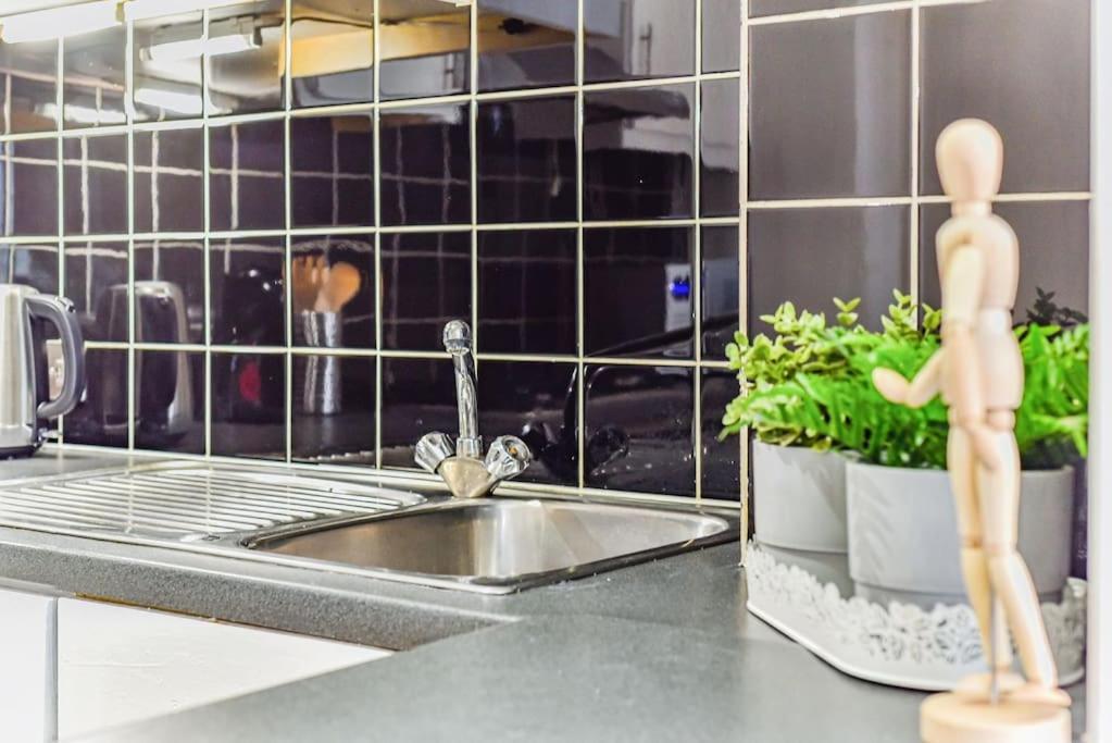 Knightsbridge Stylish Two Bedroom Apartment Londra Exterior foto